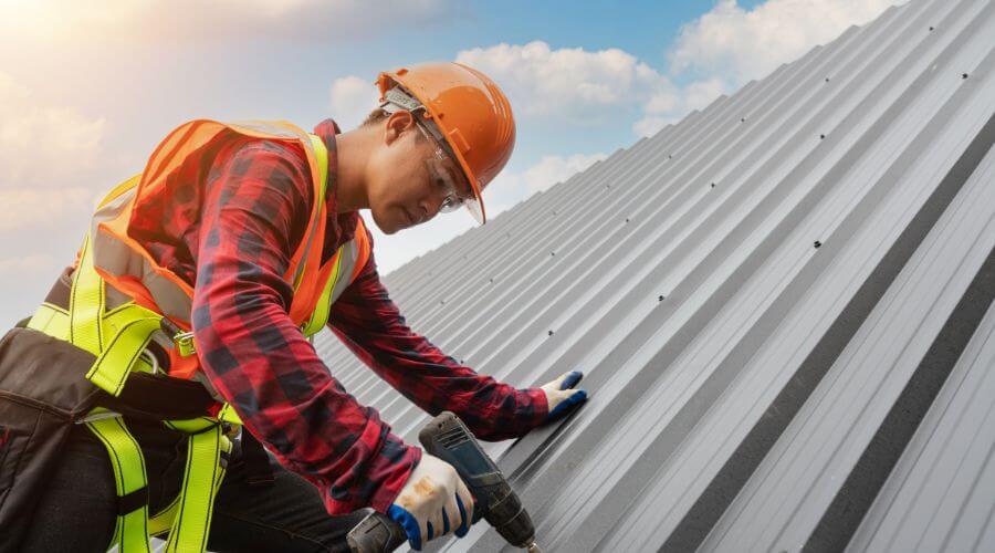 Professional Emergency Roof Repairs services in Maple Rapids, MI